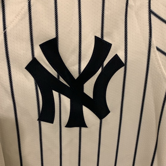 New York Yankees jersey Nike women size Large. New without tags. White stripe - Picture 5 of 7